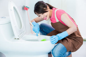 Come sbiancare il WC: trucchi per eliminare lo sporco